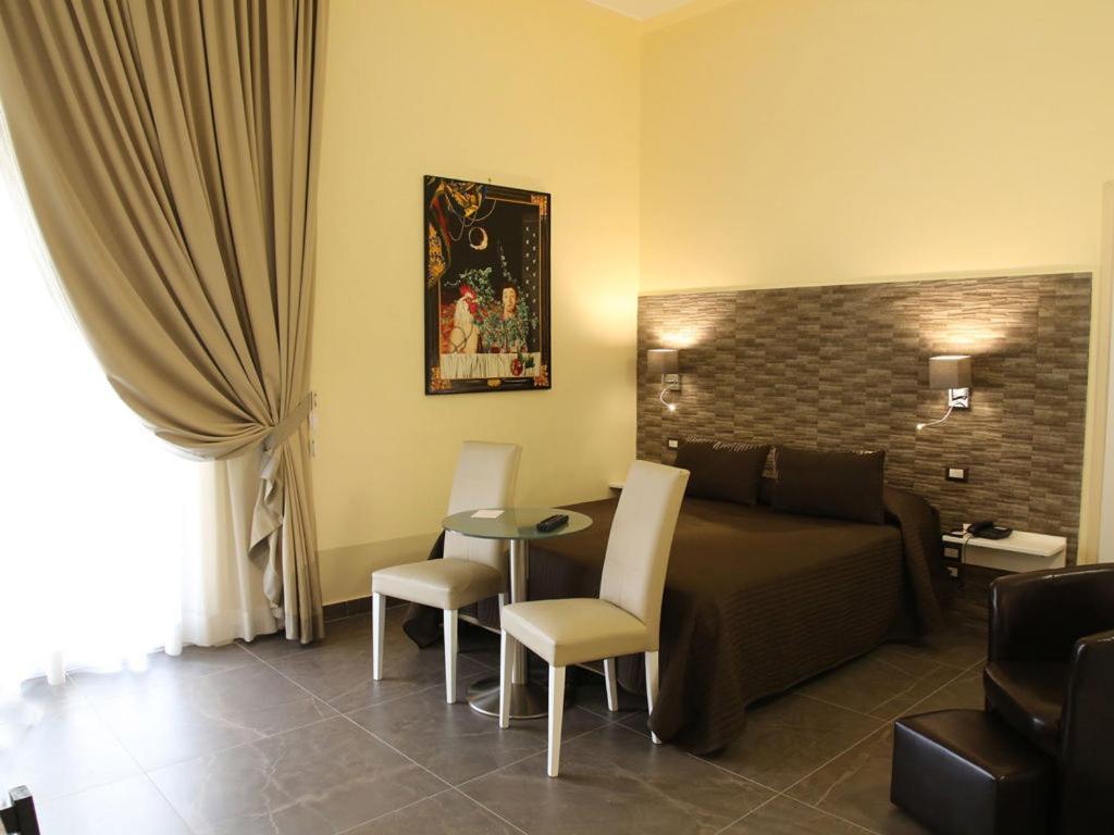 Boutique Hotel Piazza Carita Nápoles Exterior foto